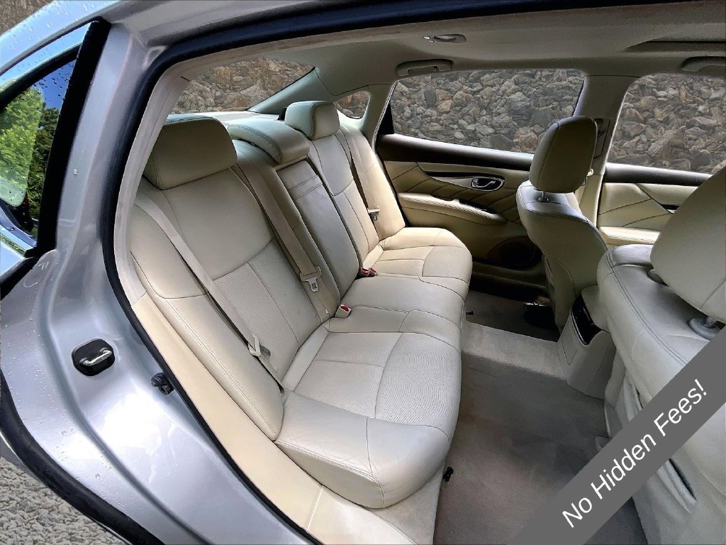 Used 2015 INFINITI Q70 L 3.7 RWD image 24