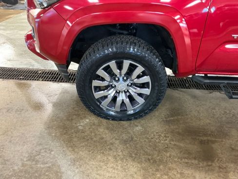 Certified 2022 Toyota Tacoma Limited image 10