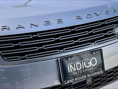 Used 2025 Land Rover Range Rover Sport AWD/4WD image 30