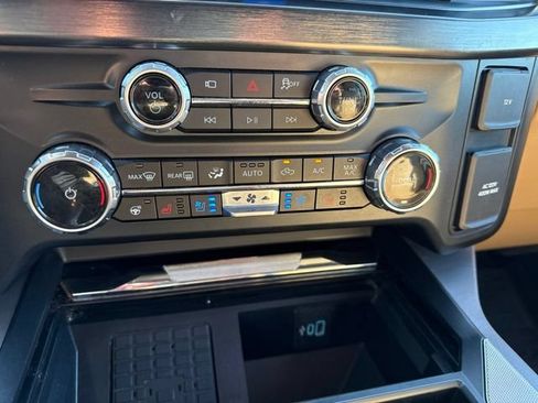 Used 2025 Ford F350 Lariat w/ Black Appearance Package AWD/4WD image 31