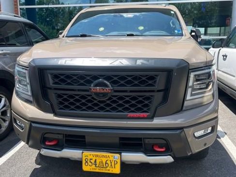 Used 2021 Nissan Titan PRO-4X w/ Pro-4x Convenience Package AWD/4WD image 7