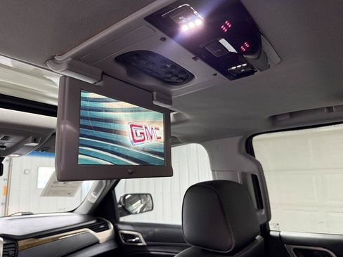 Used 2017 GMC Yukon XL Denali w/ Open Road Package AWD/4WD image 29