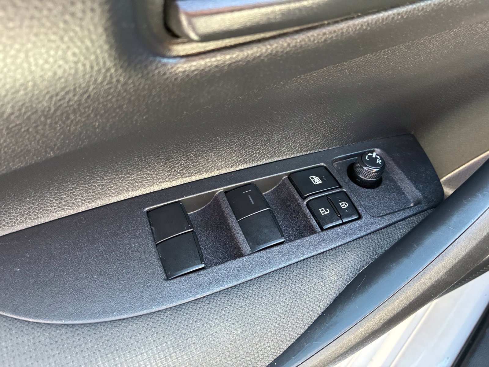 Used 2024 Toyota Corolla LE FWD image 13