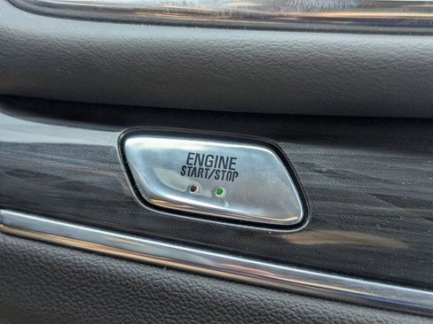 Used 2024 Buick Enclave Premium image 16