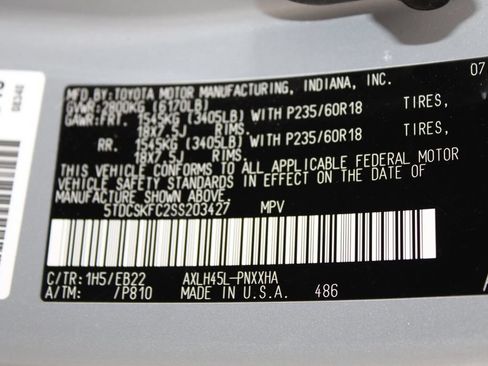 Certified 2025 Toyota Sienna XLE Woodland Edition AWD/4WD image 68