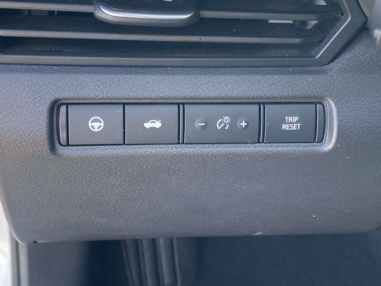 Used 2024 Nissan Altima 2.5 SL AWD/4WD image 19