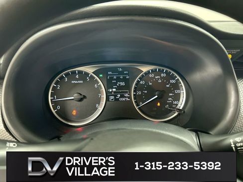 Used 2019 Nissan Kicks S FWD image 13