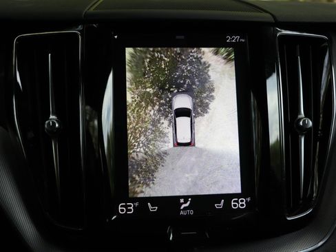 Used 2019 Volvo XC60 T5 R-Design w/ Protection Package Premier AWD/4WD image 21
