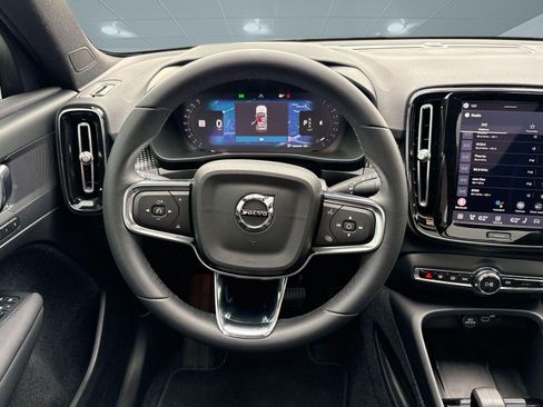 Certified 2023 Volvo XC40 B5 Plus w/ Climate Package image 25