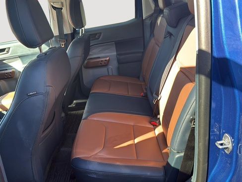 Used 2023 Ford Maverick Lariat image 2