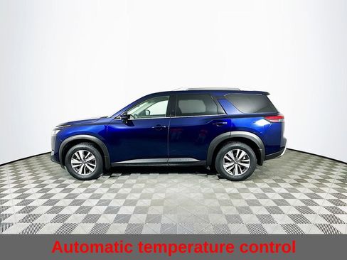 Used 2022 Nissan Pathfinder SL w/ SL Black Package image 7