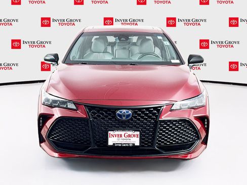 Used 2019 Toyota Avalon XSE w/ Carpet Mat Package FWD image 2