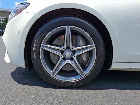 Used 2017 Mercedes-Benz E 300 4MATIC image 8