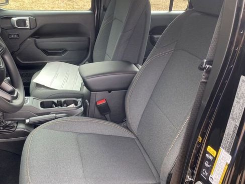 New 2026 Jeep Gladiator Sport image 18