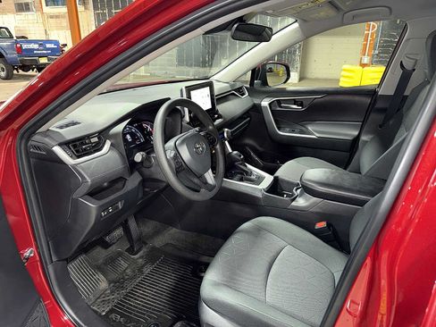 Used 2023 Toyota RAV4 XLE FWD image 28