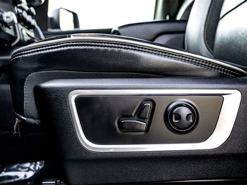 Used 2024 RAM 1500 Laramie image 12