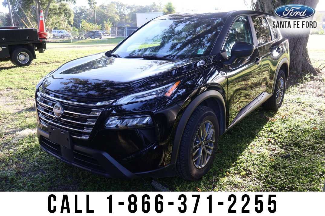 Used 2024 Nissan Rogue S AWD/4WD image 1