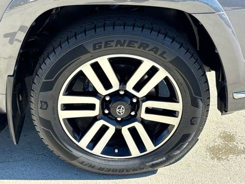 Used 2022 Toyota 4Runner Limited image 29