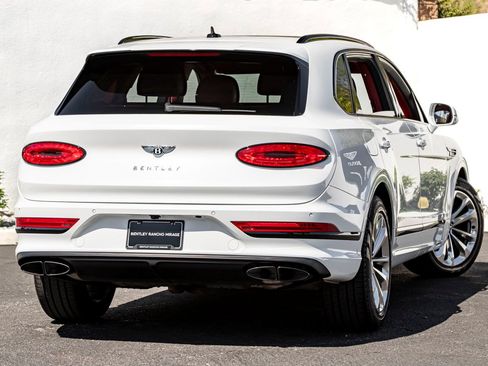 Used 2023 Bentley Bentayga Extended Wheelbase AWD/4WD image 10