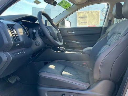 New 2026 Nissan Pathfinder Platinum w/ Cargo Package AWD/4WD image 8