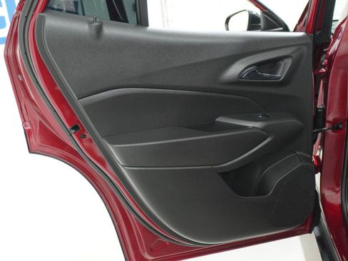 Used 2025 Chevrolet Trax RS w/ Driver Confidence Package FWD image 28