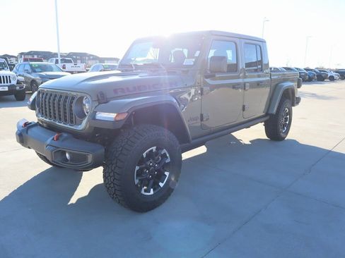 New 2026 Jeep Gladiator Rubicon w/ Steel Power Dome Hood Package AWD/4WD image 10