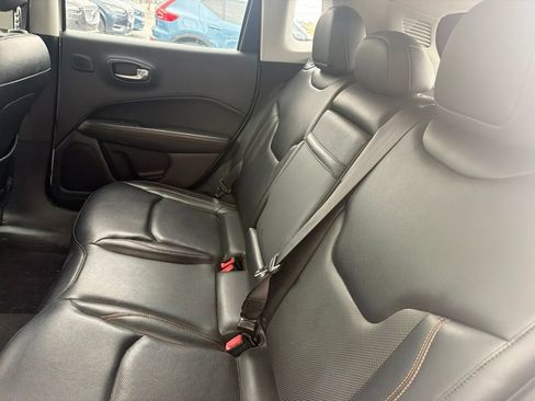 Used 2018 Jeep Compass Limited w/ Navigation Group AWD/4WD image 3