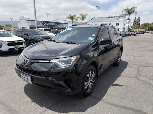 Used 2017 Toyota RAV4 LE w/ Carpet Mat Package AWD/4WD image 4