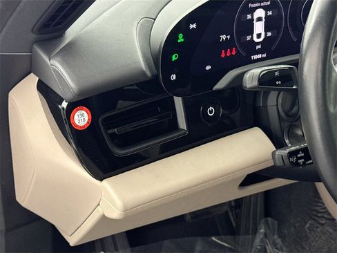 Used 2022 Porsche Taycan image 10