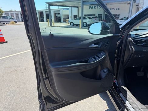 Used 2021 Buick Encore GX Essence w/ Sport Touring Package FWD image 12
