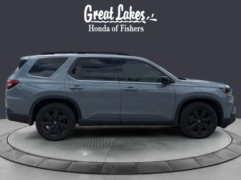 Used 2025 Honda Pilot Black Edition image 6