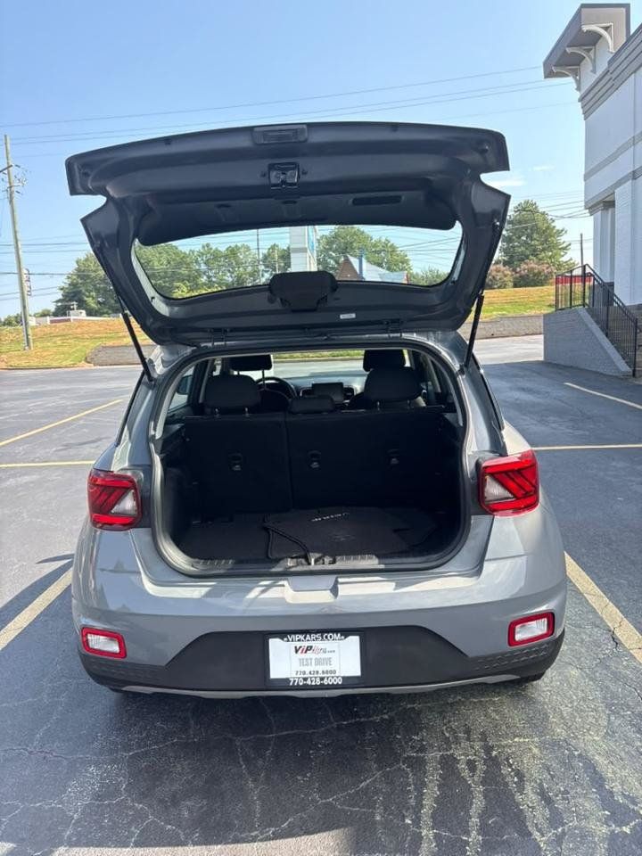Used 2023 Hyundai Venue SE w/ Cargo Package FWD image 19