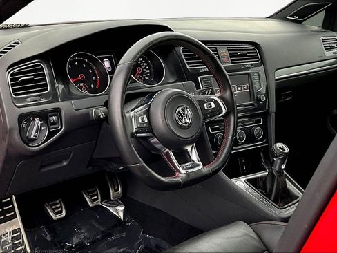 Used 2016 Volkswagen GTI SE image 15