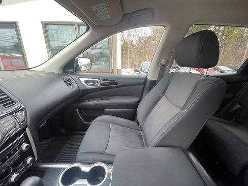 Used 2017 Nissan Pathfinder S image 17