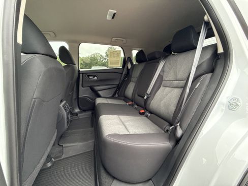 Used 2024 Nissan Rogue SV image 20