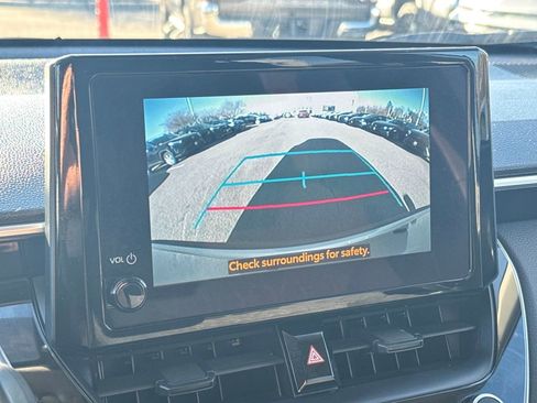 Used 2024 Toyota Corolla Cross LE image 24