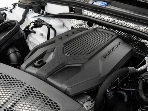 New 2025 Porsche Macan image 30