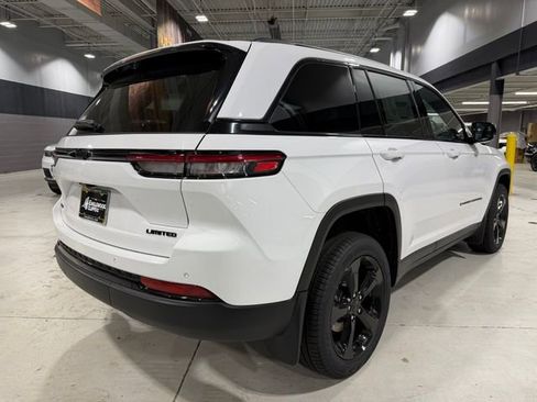New 2025 Jeep Grand Cherokee Limited image 9