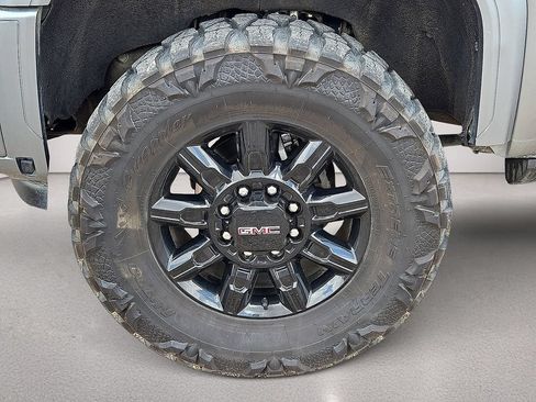 Used 2024 GMC Sierra 2500 AT4 w/ AT4 Premium Plus Package AWD/4WD image 10