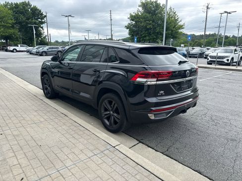 Used 2023 Volkswagen Atlas Cross Sport SE w/ Panoramic Sunroof Package FWD image 5