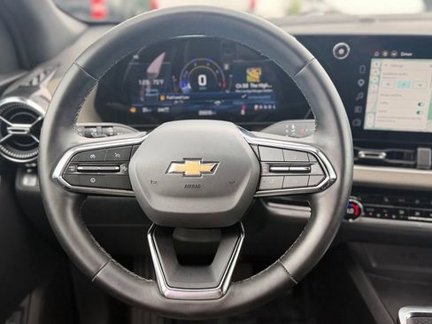 Used 2026 Chevrolet Equinox LT w/ Convenience Package II AWD/4WD image 13