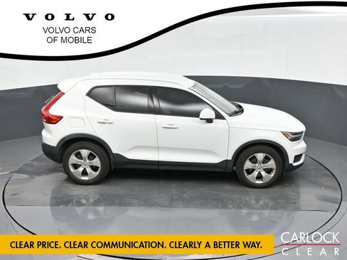 Used 2019 Volvo XC40 T4 Momentum image 25