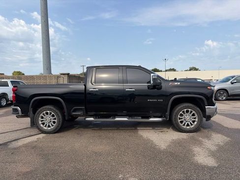 Used 2024 Chevrolet Silverado 2500 LTZ w/ LTZ Plus Package AWD/4WD image 8