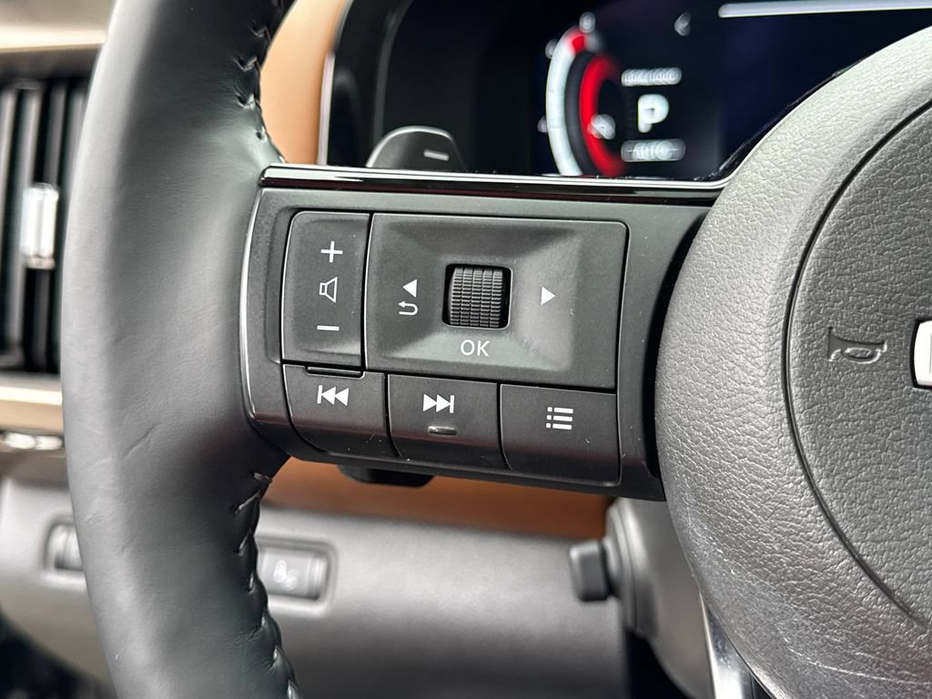 Used 2025 Nissan Pathfinder Platinum w/ Cargo Package AWD/4WD image 18