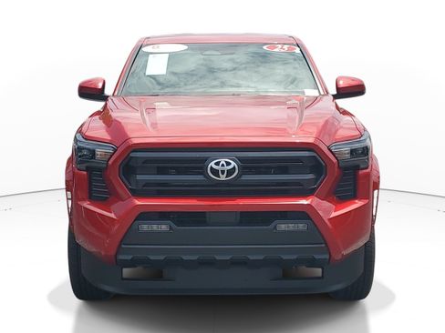 Certified 2025 Toyota Tacoma SR5 AWD/4WD image 2