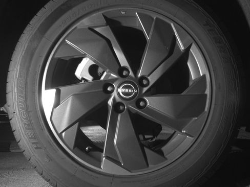 Used 2025 Nissan Rogue SV FWD image 15