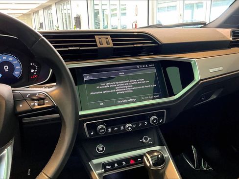 Used 2024 Audi Q3 2.0T Premium w/ Convenience Package image 7