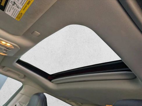 Used 2020 Toyota Highlander Limited image 16