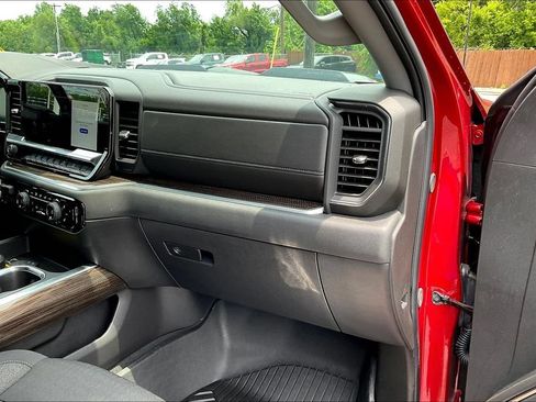 Used 2026 Chevrolet Silverado 1500 LT Trail Boss w/ Convenience Package II AWD/4WD image 17