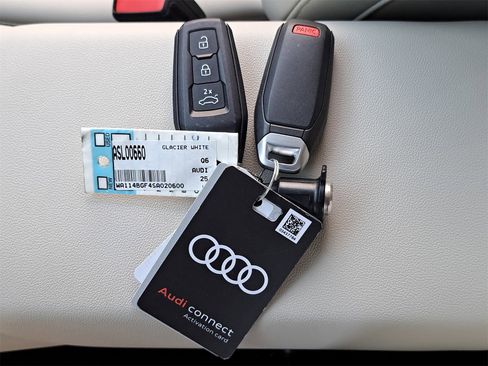 Certified 2025 Audi Q6 e-tron Premium w/ Convenience Package image 38